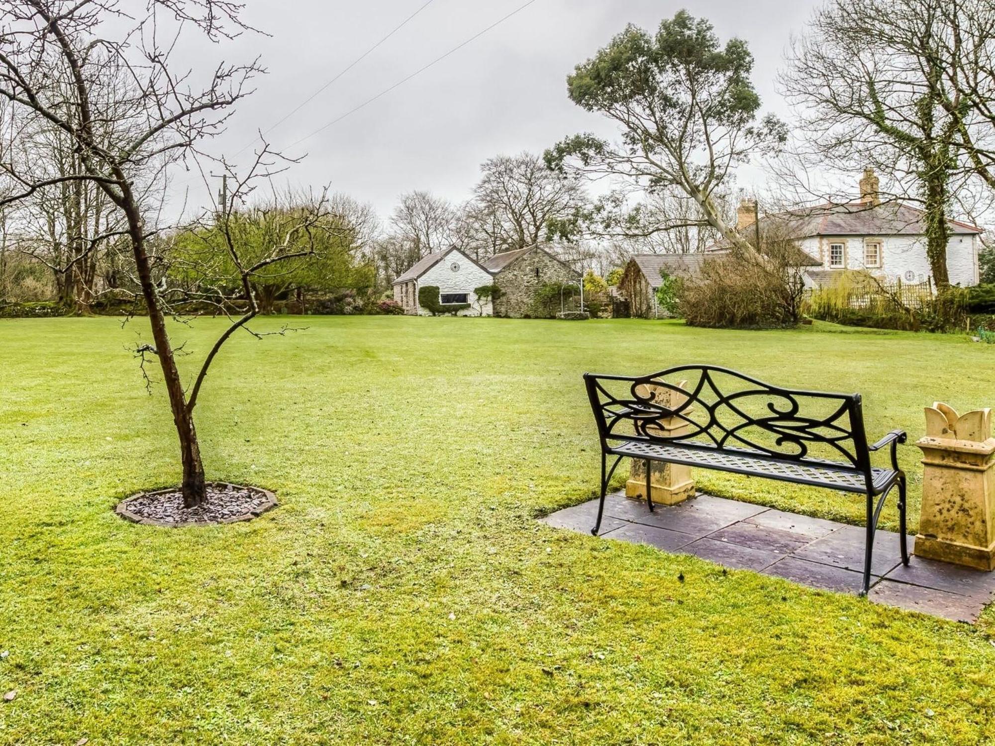 Secluded Holiday Home In Ceredigion With Garden Pennant  Eksteriør bilde