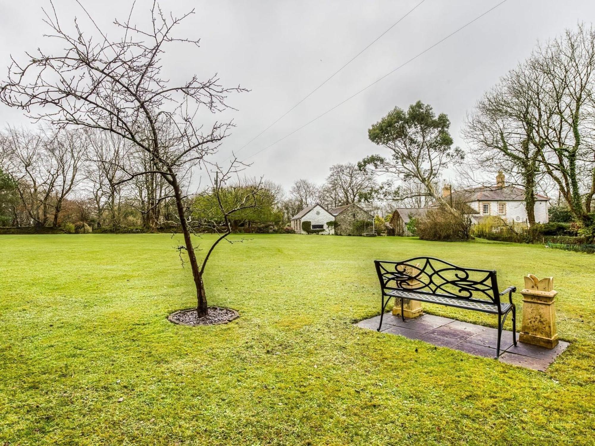 Secluded Holiday Home In Ceredigion With Garden Pennant  Eksteriør bilde